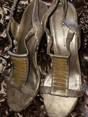 Anne Klein Bronze Metallic Slingback Heels